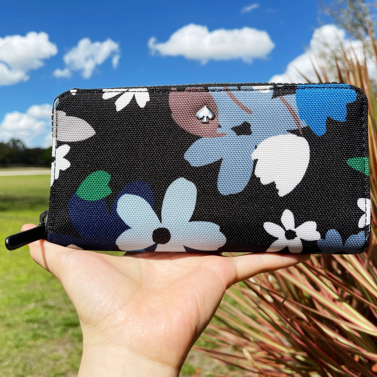 Kate Spade Handbag  Kate spade handbags, Kate spade floral bag, Fabric  purses