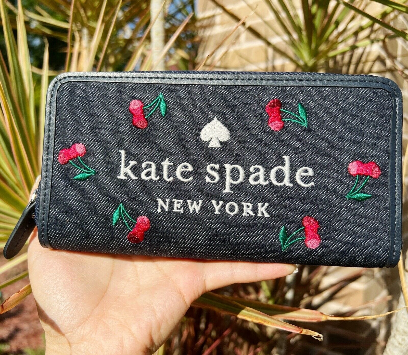 Kate Spade New York Spade Flower Zip Around Continental Wristlet Wallet